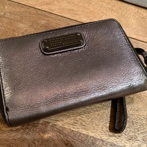 Marc by Marc Jacobs zipper wallet *FLAW ~ please read*